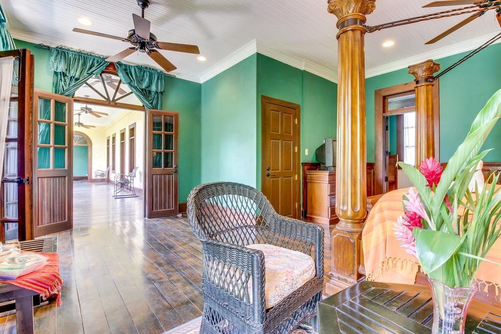 Family Suite @ Mahogany Hall San Ignacio Exterior foto